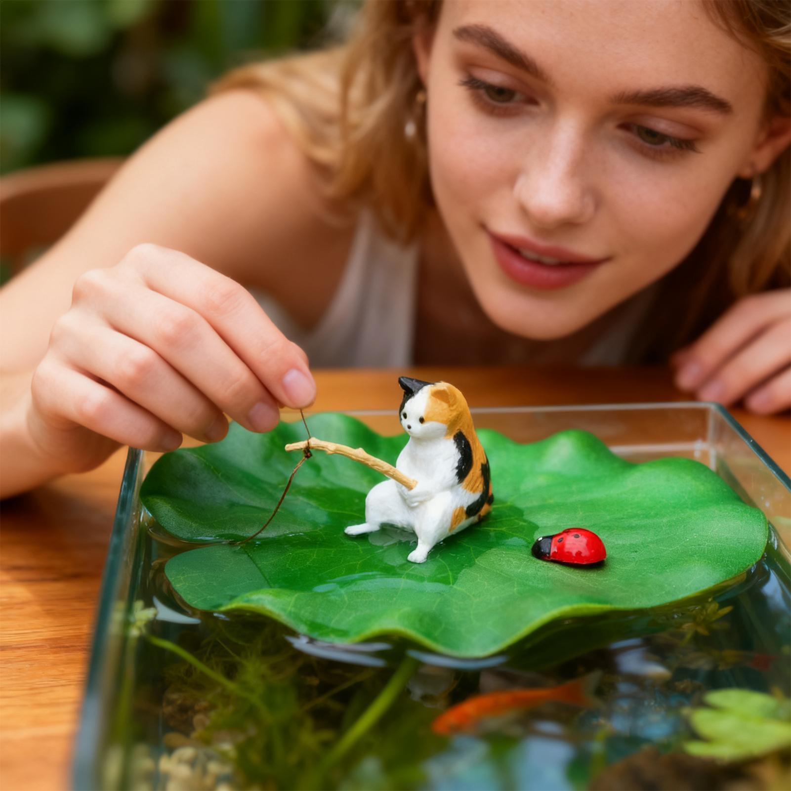 Aquarium Plant Rings - نموذج قطة تصطاد السمك على ورقة